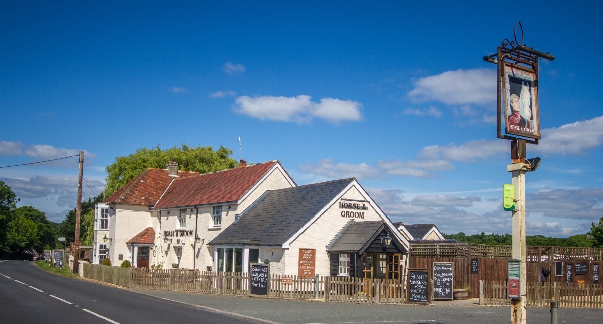Outside view of The Horse & Groom